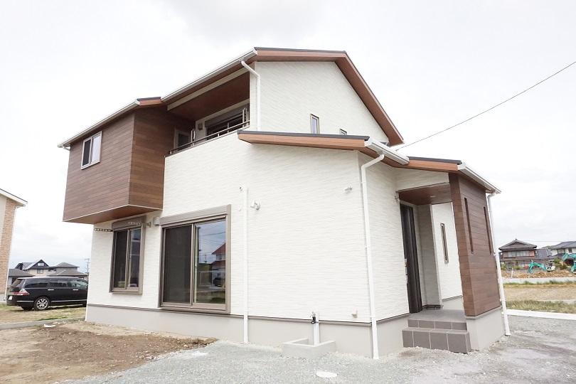 image 暮らしやすい家事動線の二階建て　<span>八女市F様邸</span>