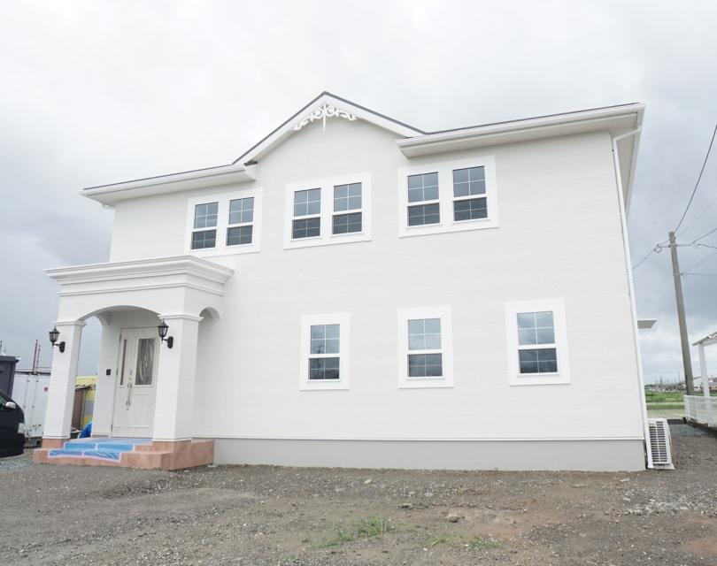 image ホワイト基調の輸入住宅風な事務所兼住居<span>久留米市N様邸</span>
